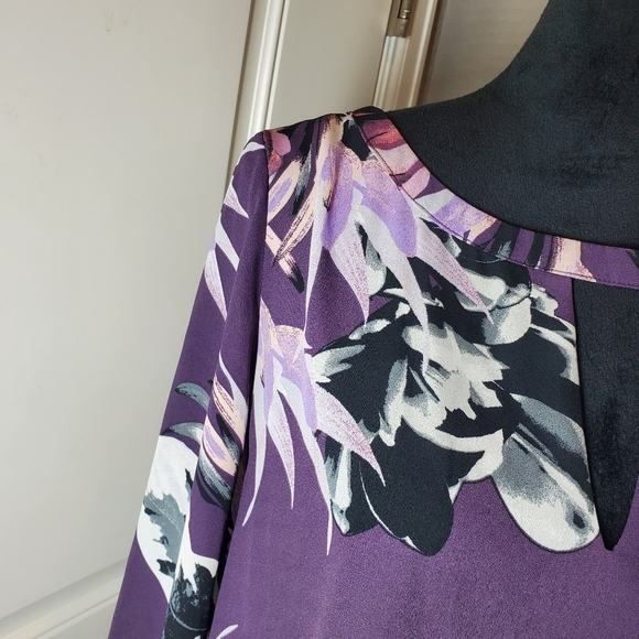 7th Avenue Design Studio New York & Company Med Purple Floral Key Hole Blouse - Picture 12 of 14